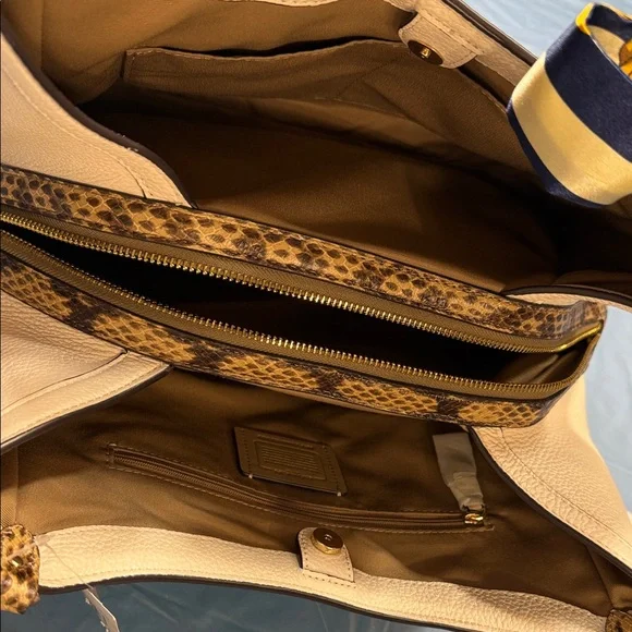 Coach Tan and Cream Signature Shoulder Bag With Purse Scarf - Picture 8 of 13